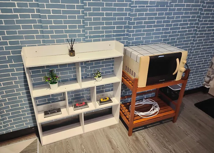 211 Spacious With Breezy Fan Full Amenities With Free Wi-fi Apartment